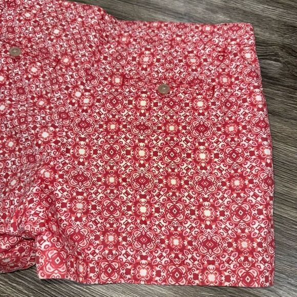 Gap Red Deco Tile Print Khaki Shorts - Picture 4 of 7